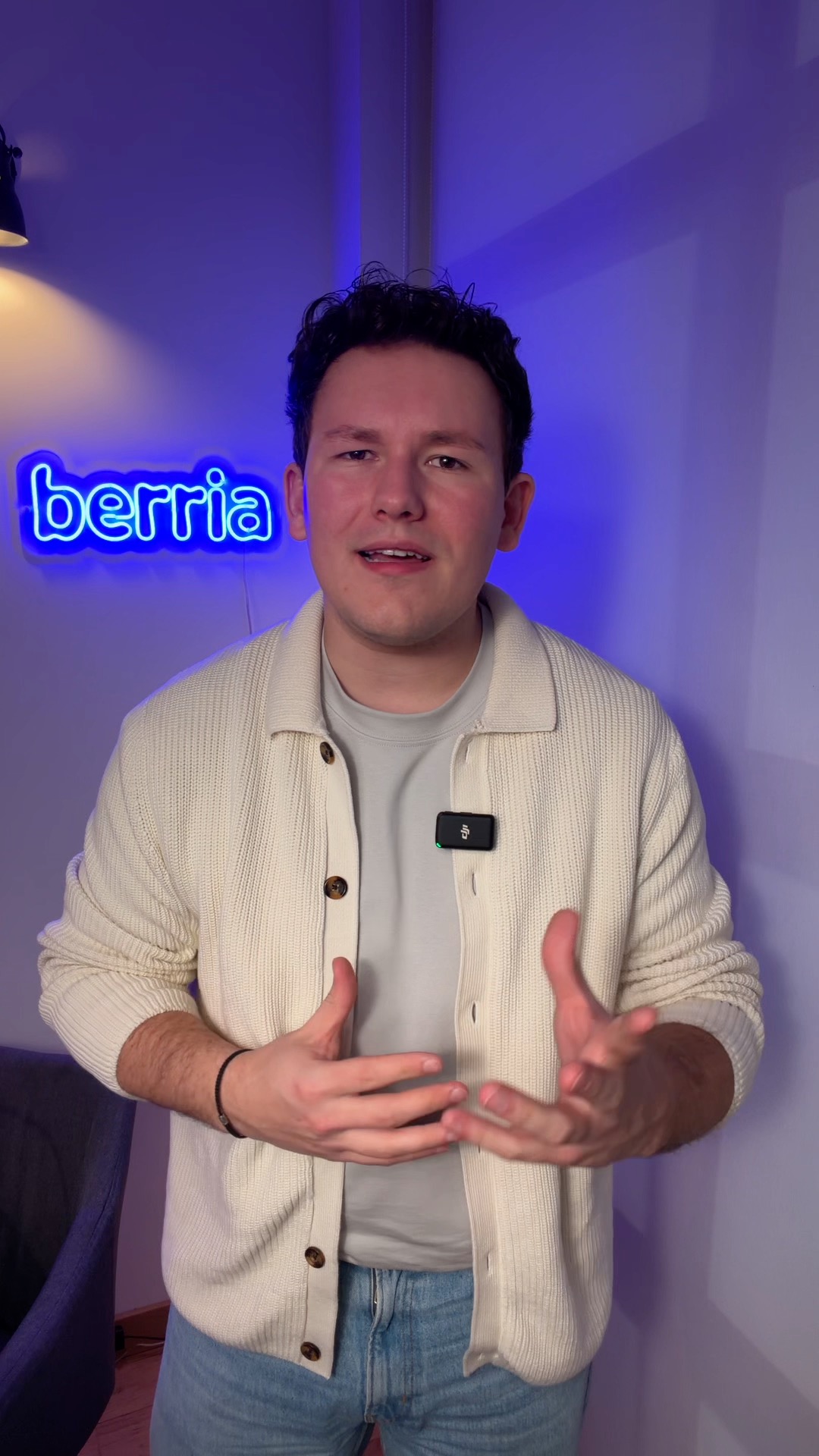 Anerlisiak Trump, migranteak diruz saritzen