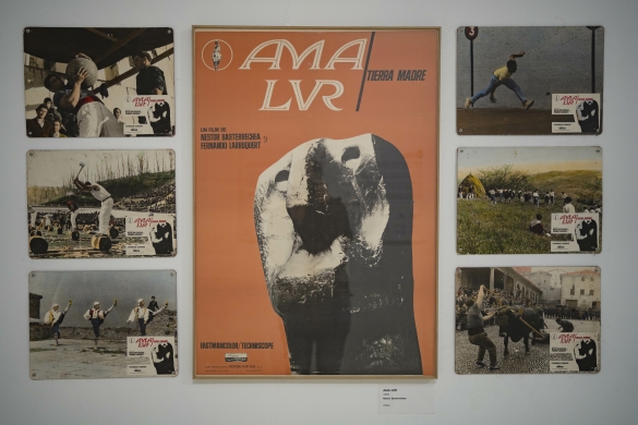 'Ama Lur' filmaren kartela, Nestor Basterretxeak egina. Garai sinbolikokoa da. ARITZ LOIOLA / FOKU
