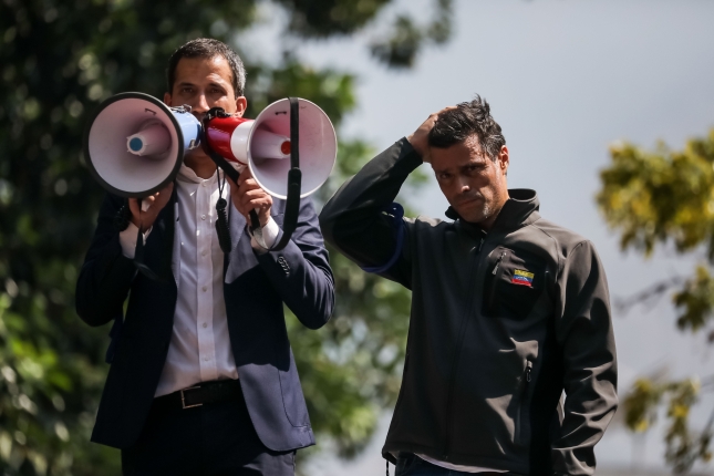 Juan Guaido eta Leopoldo Lopez, 2019an, oposizioa altxatu zenean. MIGUEL GUTIERREZ/EFE