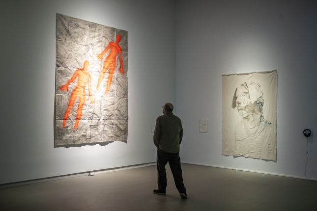 Artium-Zirkulu batetik begira