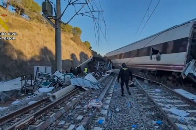 Biktimak identifikatzeko zantzuak bilatzen ari dira . ESPAINIAKO GUARDIA ZIBILA