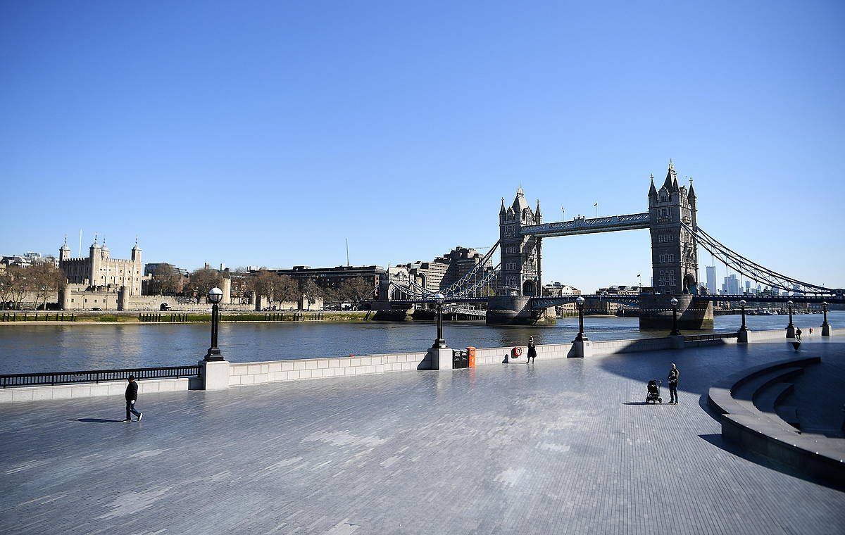 Tower Bridge zubia, gaur goizean. ANDY RAIN / EFE