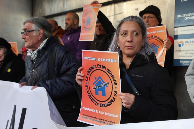 (ID_15697124) (Oskar Matxin Edesa/@FOKU) 2026-01-20, Bilbo. Administrazioaren etxebizitza politika salatzeko elkarretaratzea