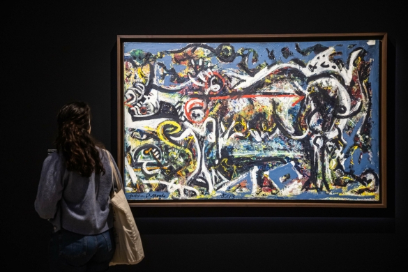 Jackson Pollock artistaren koadro bat, 2024an, Parisko Picasso museoan. CHRISTOPHE PETIT TESSON / EFE Jackson Pollock artistaren koadro bat, 2024an, Parisko Picasso museoan. CHRISTOPHE PETIT TESSON / EFE
