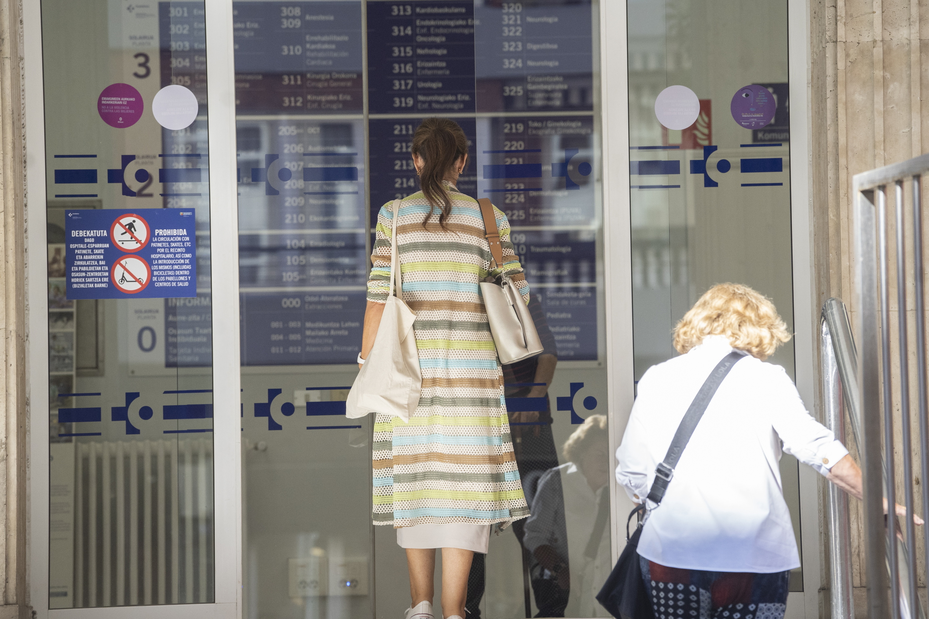 Osakidetzaren itxaron-zerrendak dira herritarren kezka nagusietako bat. BERRIA
