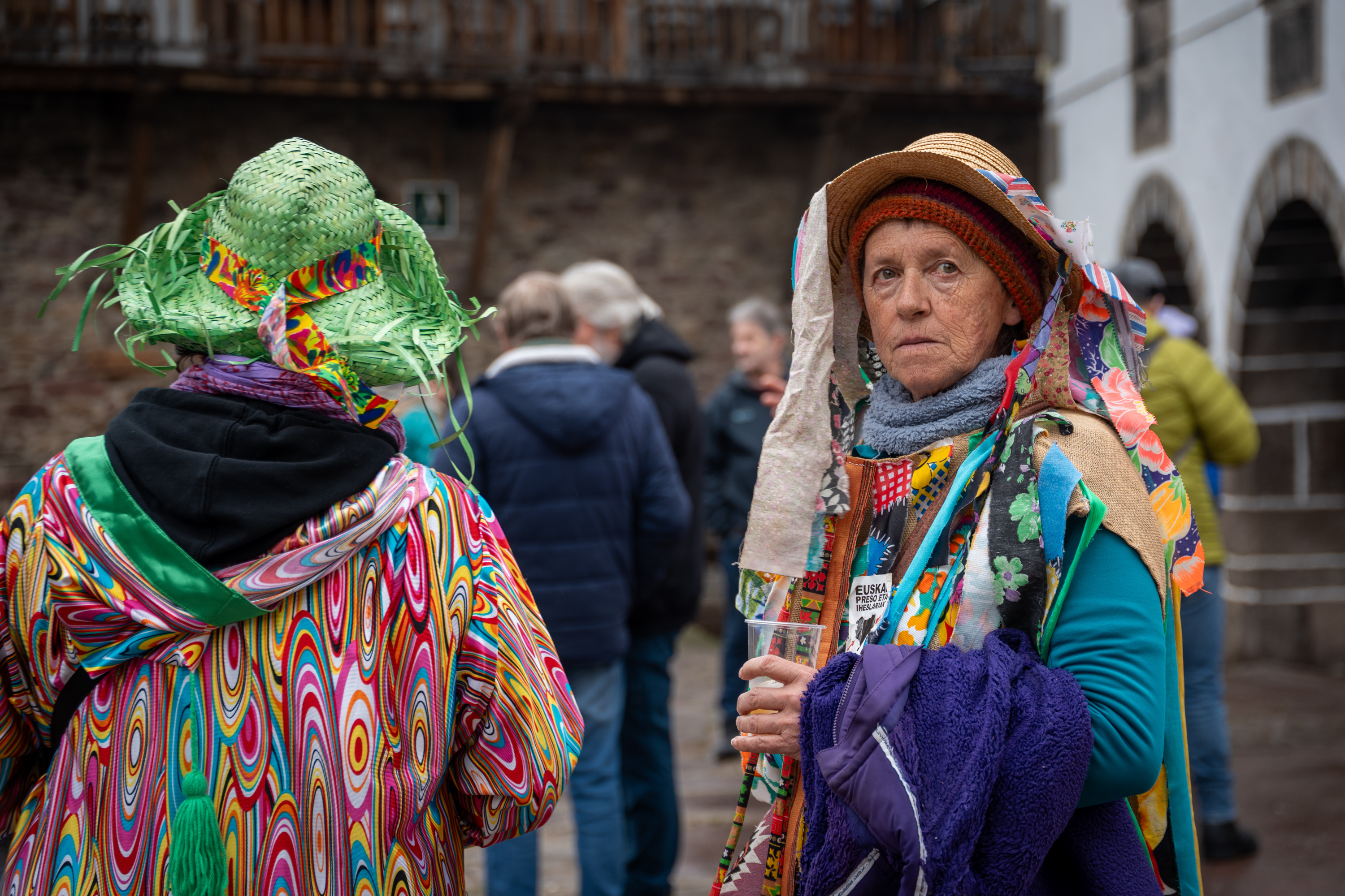 Zubietako eta Aurtizko joaldunei harrera egin diete Iturenen. AITOR KARASATORRE / FOKU