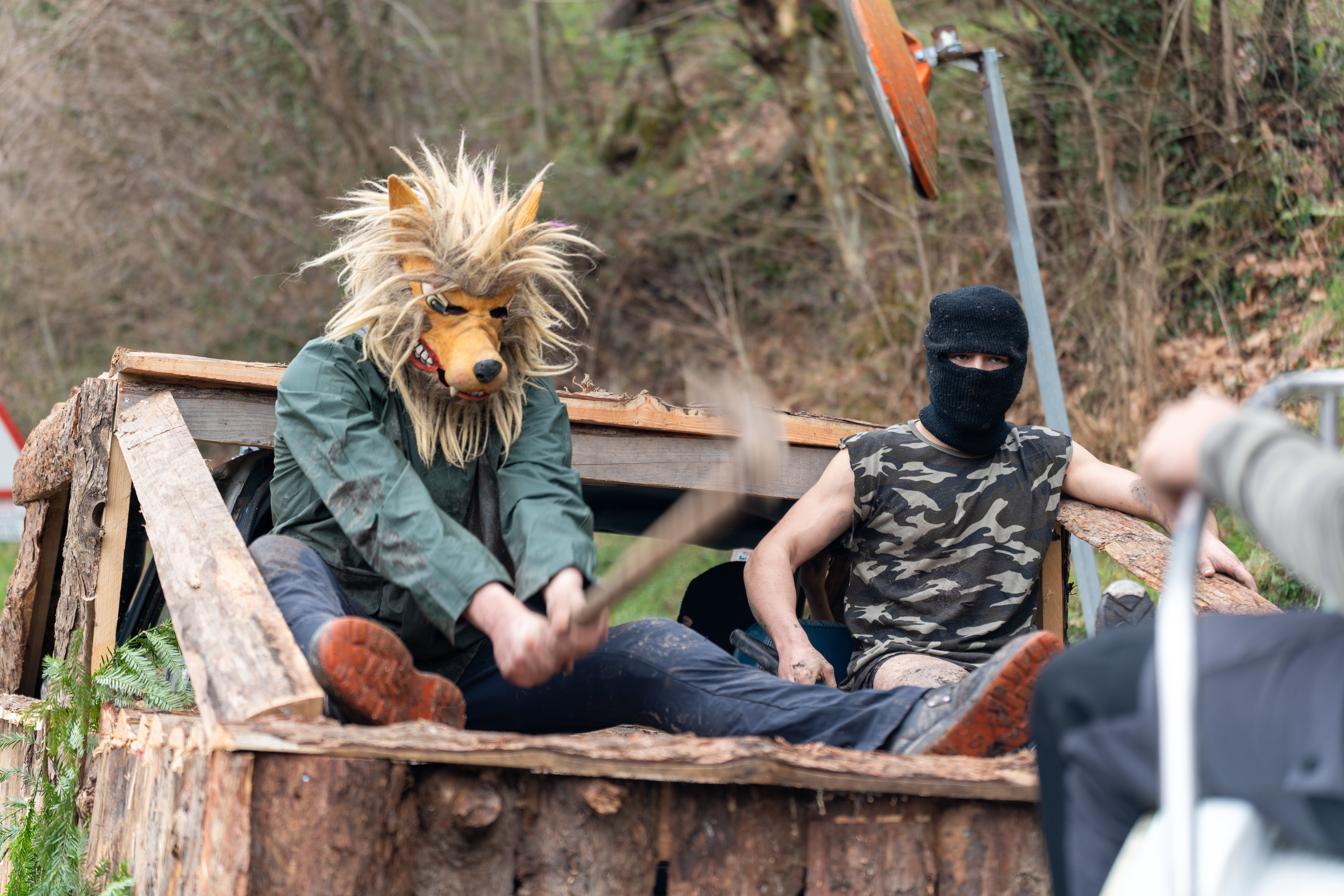 Zubietako eta Aurtizko joaldunei harrera egin diete Iturenen. AITOR KARASATORRE / FOKU