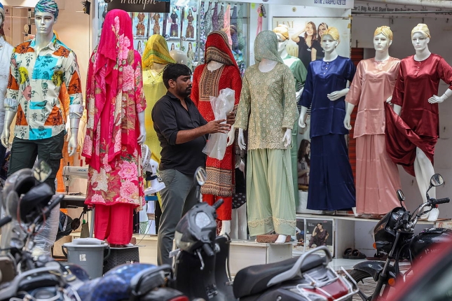 INDIA ECONOMY TEXTILE