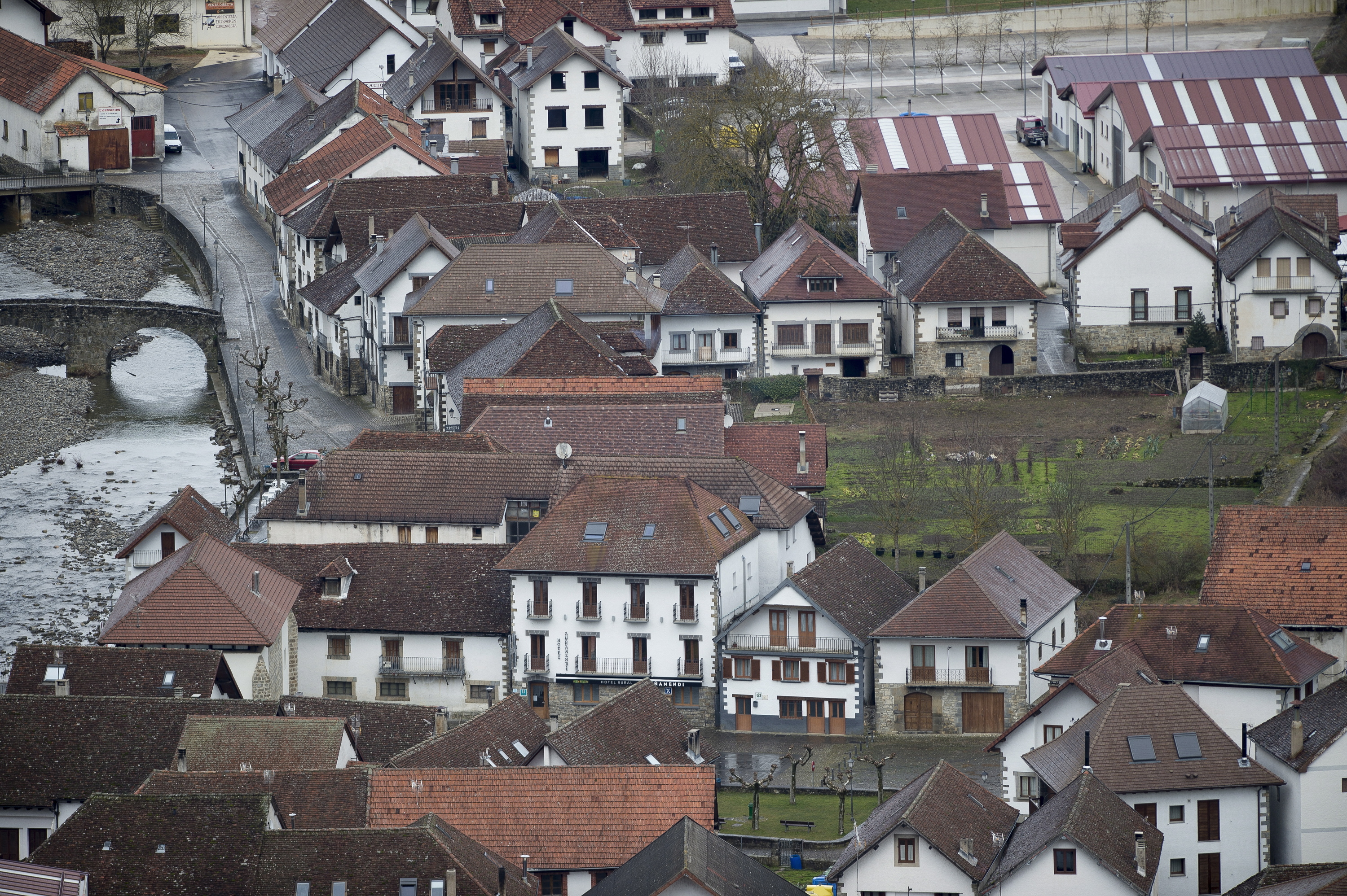 Otsagabia, artxiboko irudi batean. Herrien hustea da Pirinioetako toki entitateen arazo nagusietako bat. IÑIGO URIZ / FOKU