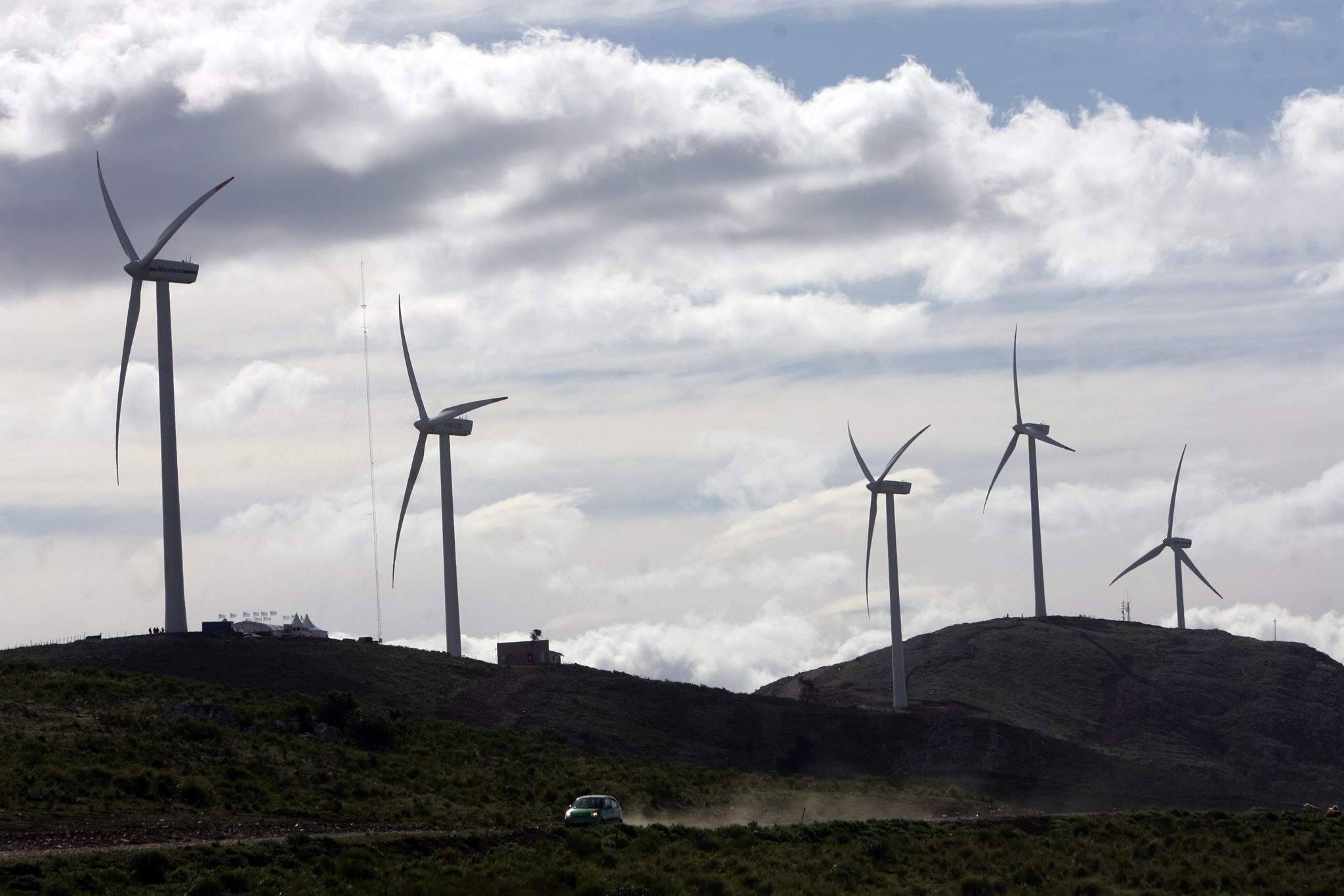 Parke eoliko bat, Uruguain, artxiboko irudi batean. IVAN FRANCO / EFE