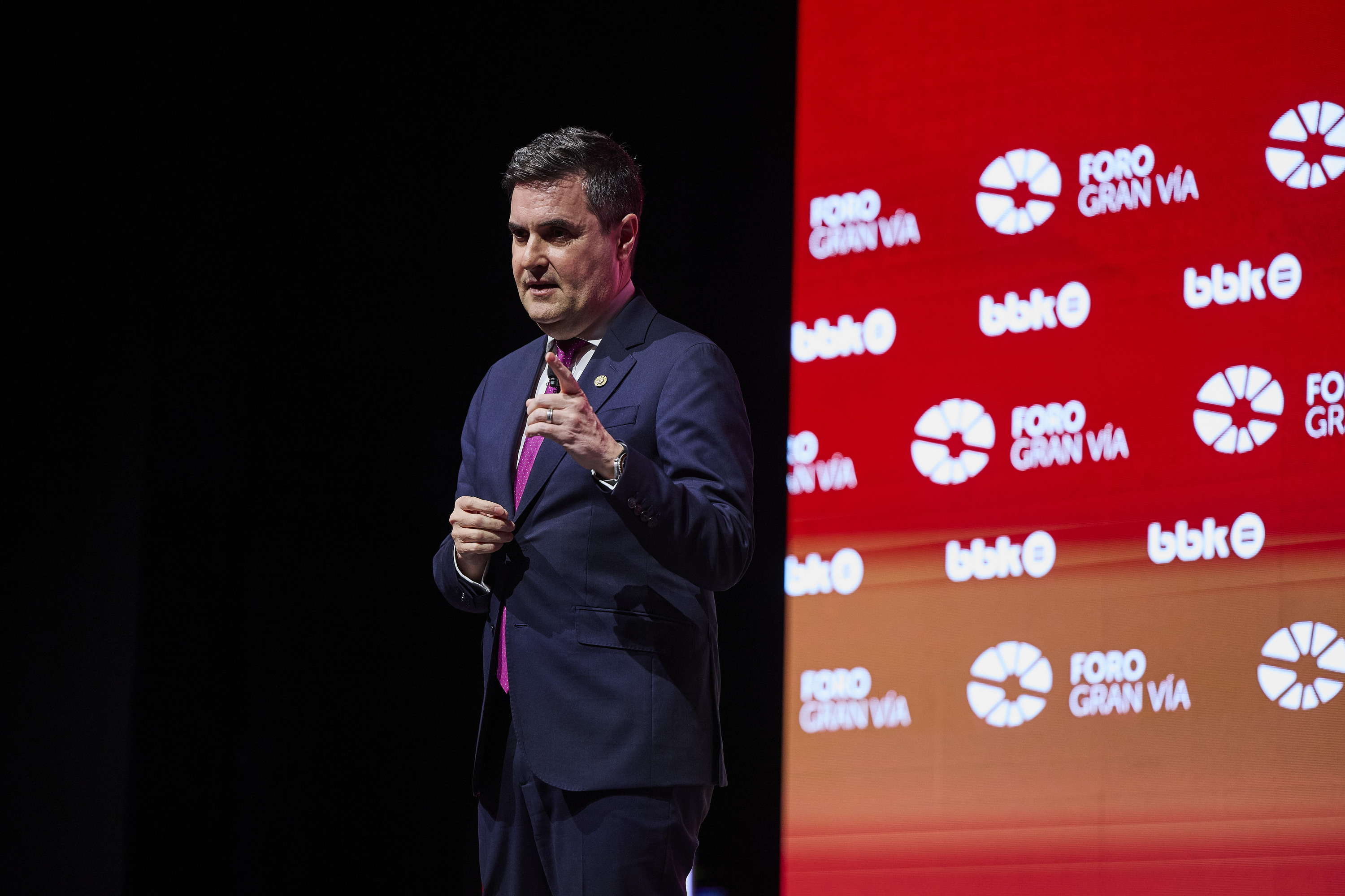 Mikel Jauregi Industria sailburua, BBK aretoan emaniko hitzadian. BBK