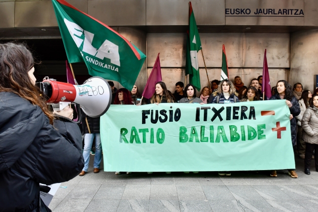 (ID_15726204) (Mikel Martinez de Trespuentes/@FOKU) 2026-01-28, Bilbo. ELA sindikatuak eskola publikoaren aldeko elkarretaratzea eg...