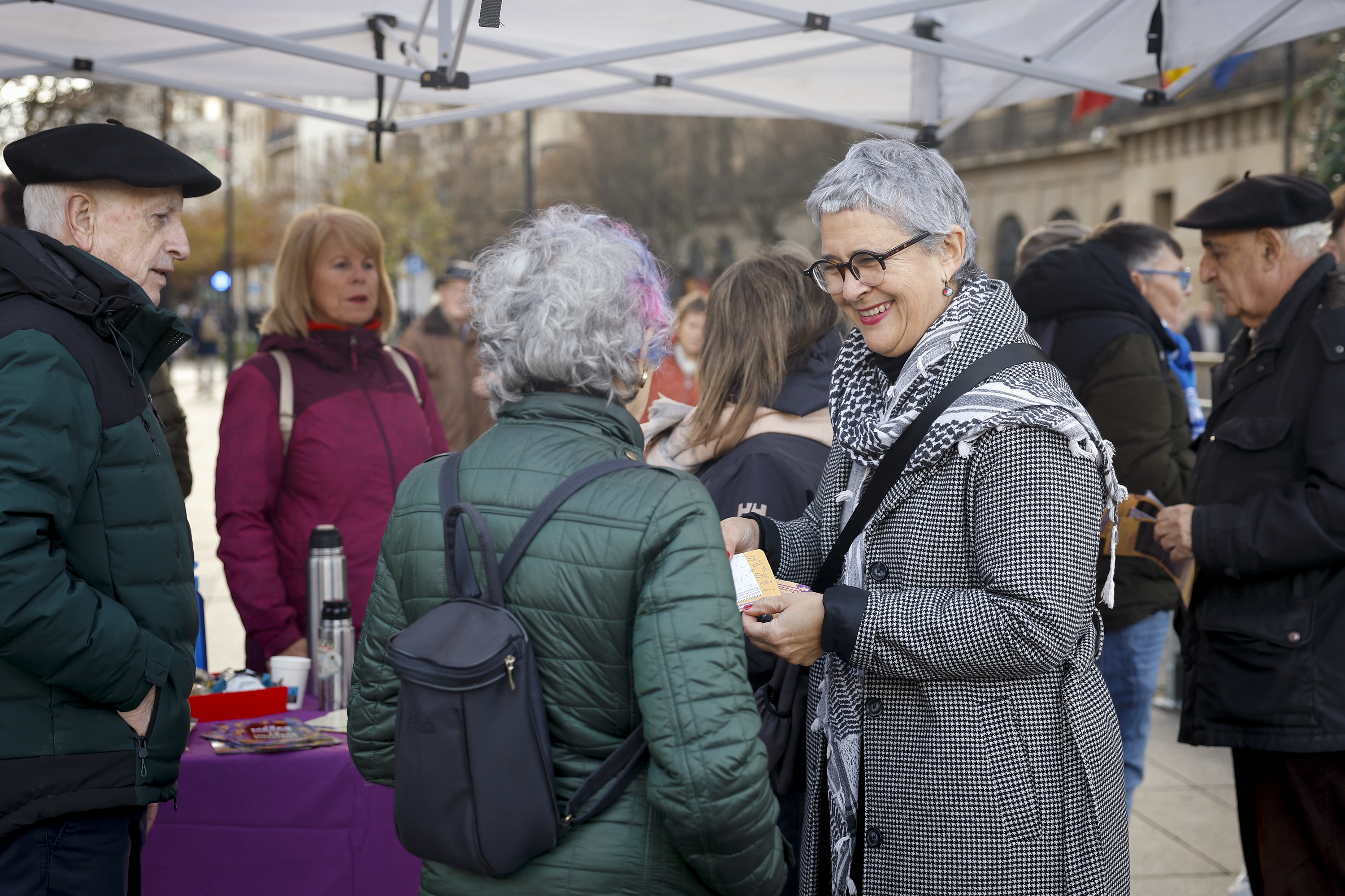 Neniques Roldan, iragan abenduaren 20an Iruñeko Gazteluko plazan egindako ekitaldi baten hasieran. VILLAR LOPEZ / EFE