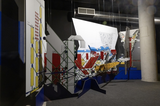 'Plug-in City'-ren diseinua maketa moduko bat bihurtu dute erakusketan. MAIALEN ANDRES / FOKU