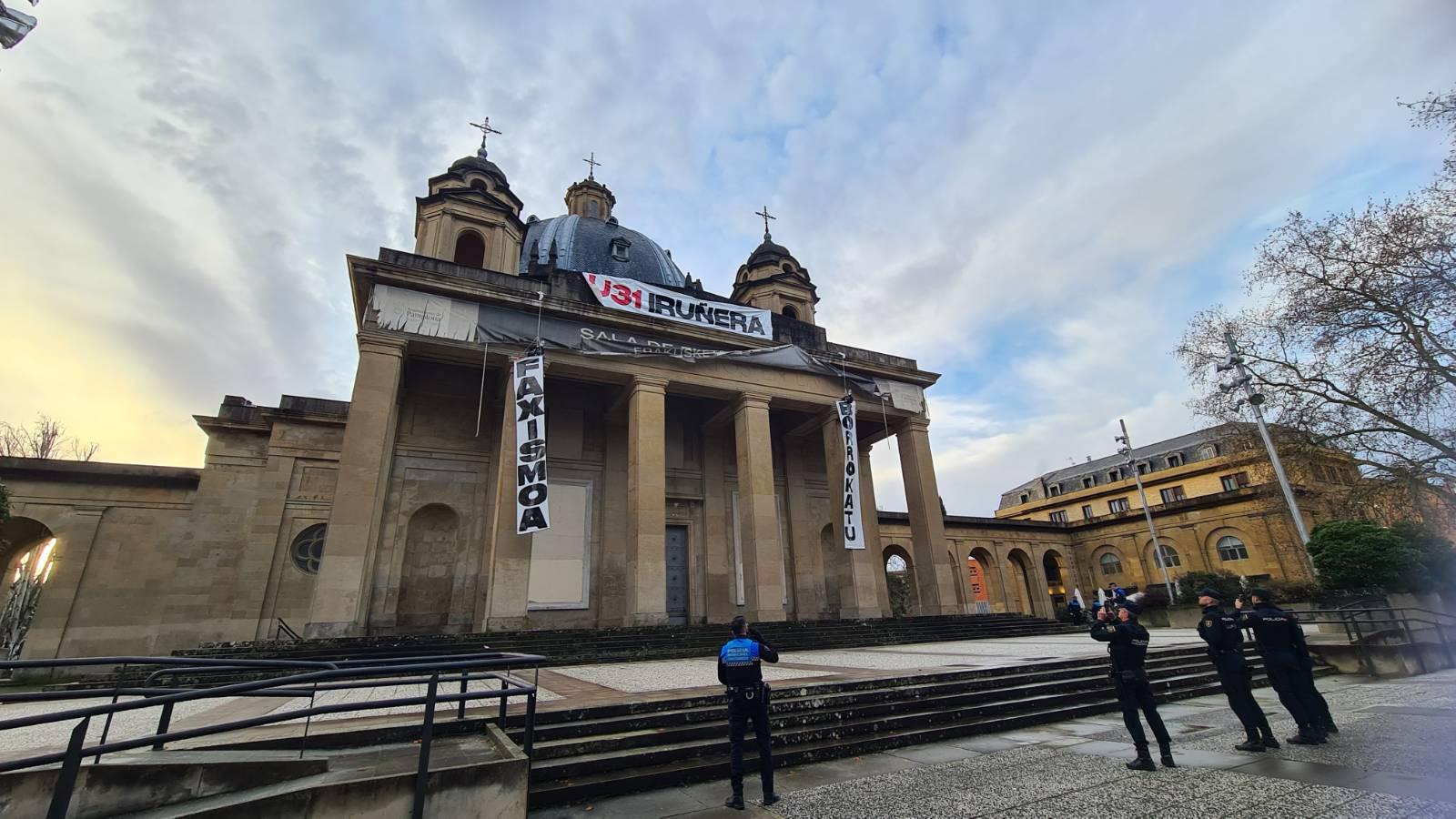 (ID_17697647403075) Erorien MOnumentua