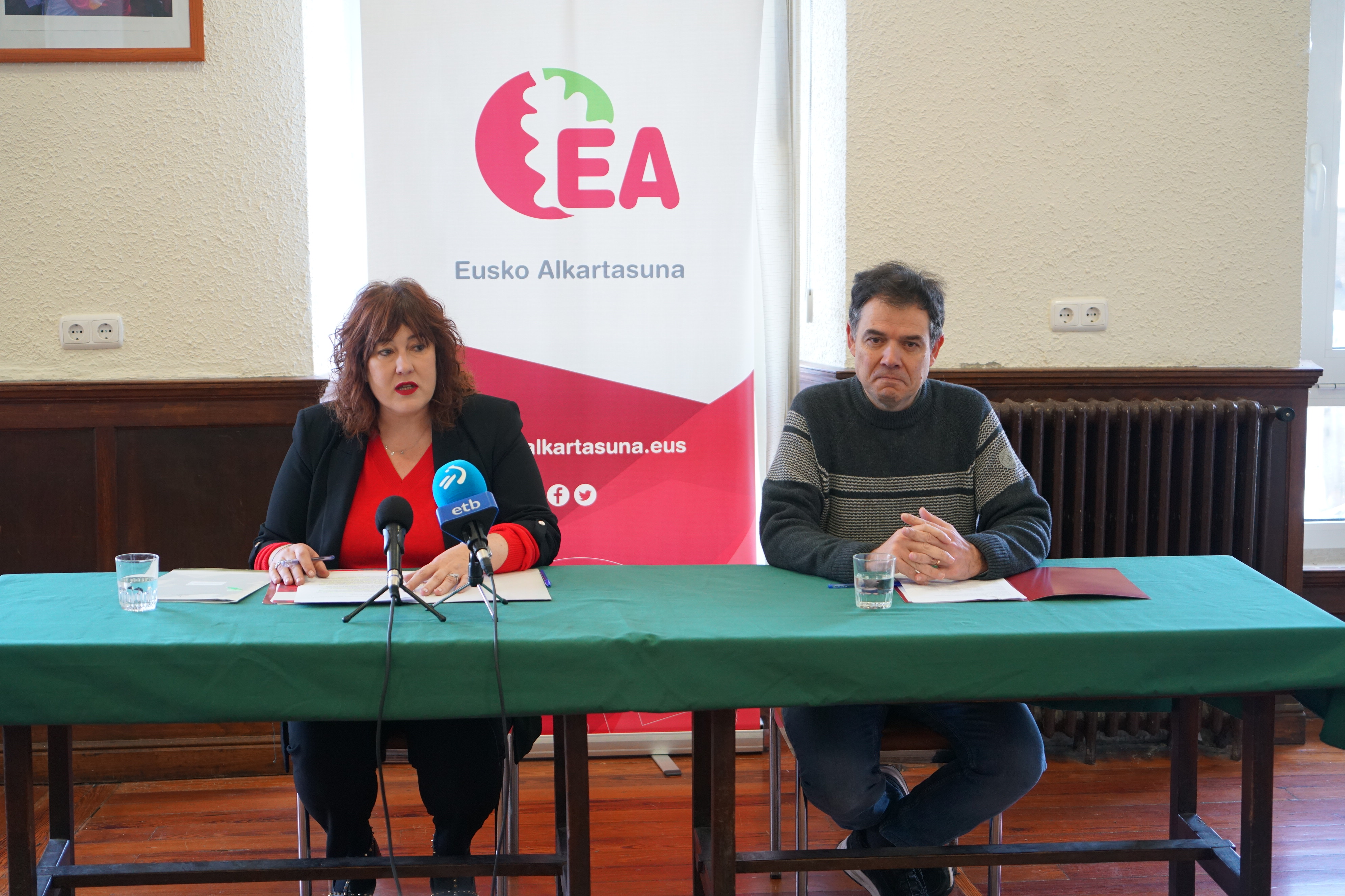 Blanco, ezkerrean, gaur egindako agerraldian. EA Blanco, ezkerrean, gaur egindako agerraldian. EA