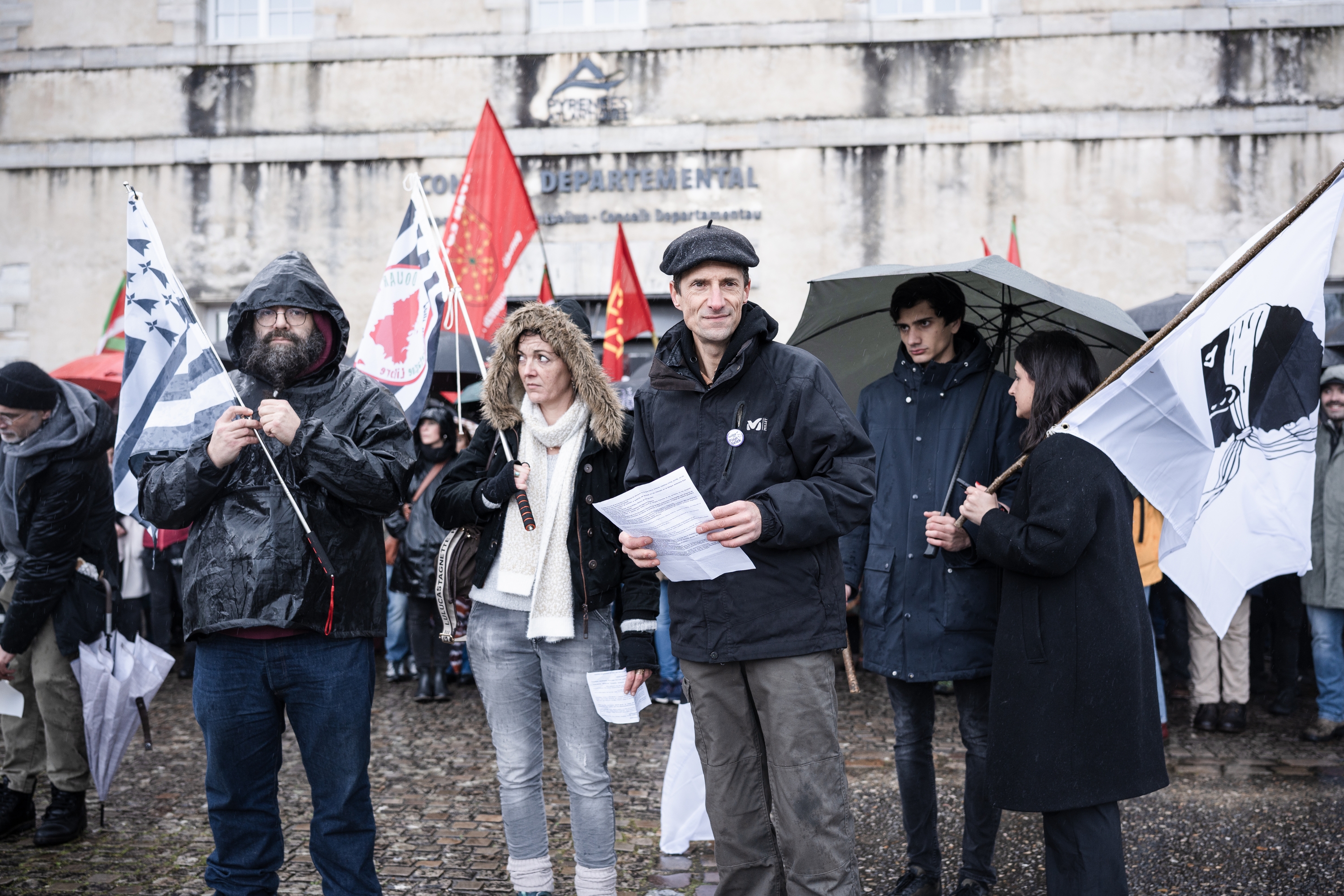 EHEren elkarretaratzea, gaur goizean, Baionan. NAHIA GARAT