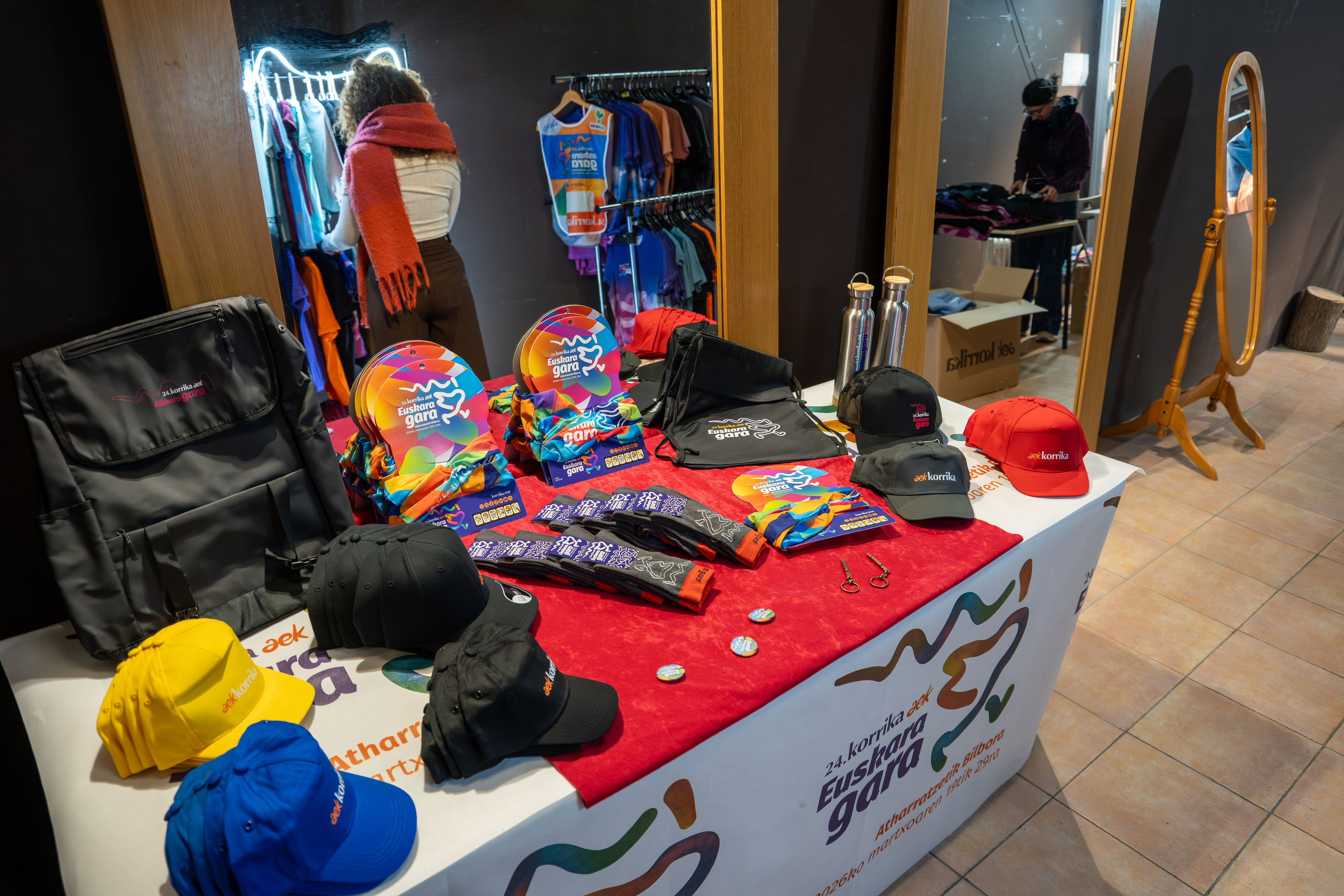 Korrikako denda bat, Iruñean. AITOR KARASATORRE / FOKU