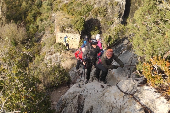 Sakanako Mendizaleak taldeko kideek abenduan Saigots eta Sorogain artean egindako ibilbidea. SAKANAKO MENDIZALEAK