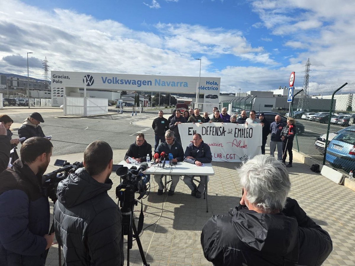 Nafarroako VWen fabrika aurrean egin dute prentsaurrekoa ELAk, LABek eta CGTk. ELA