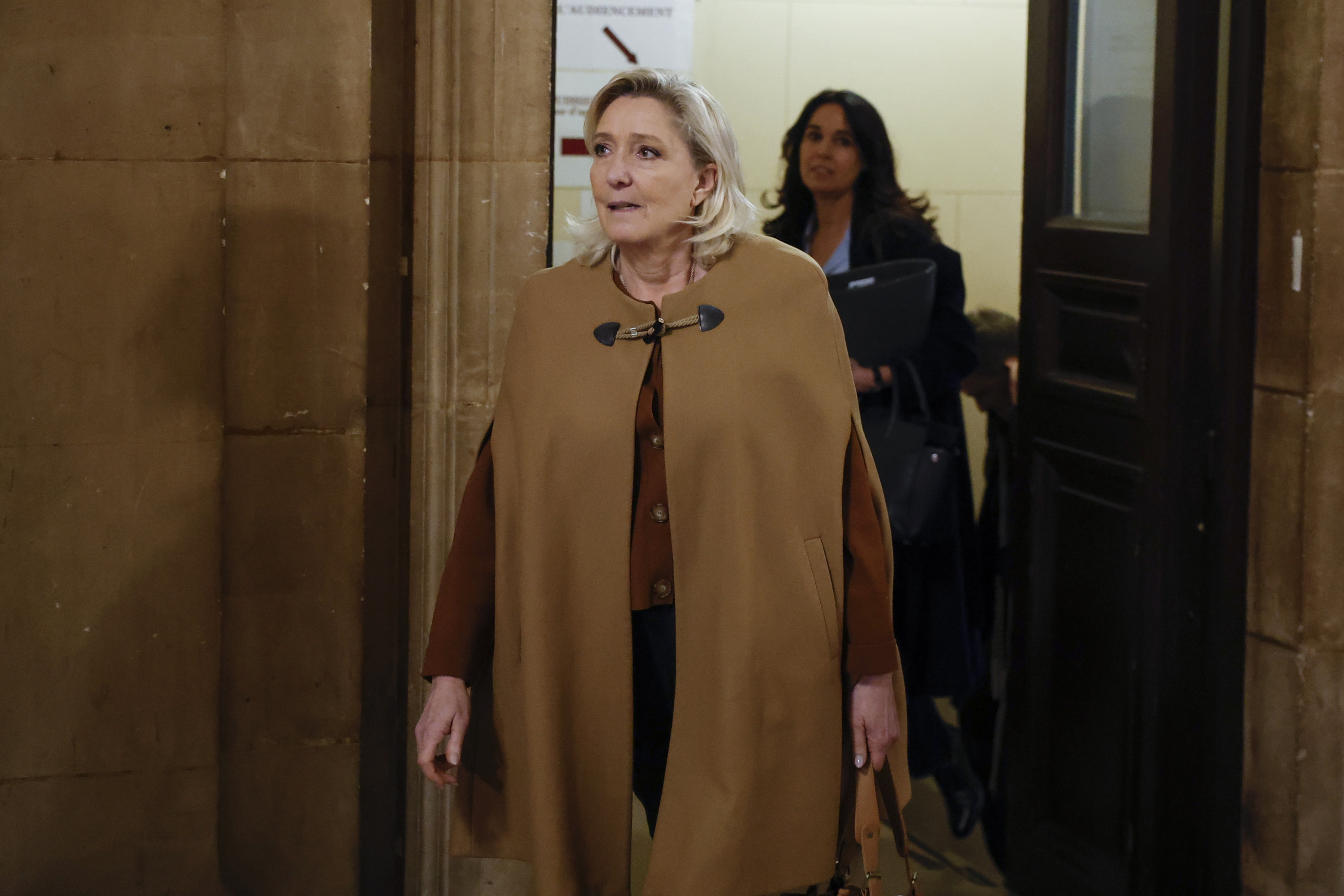 Marine Le Pen gaur, Parisko auzitegira iristen. YOAN VALAT / EFE