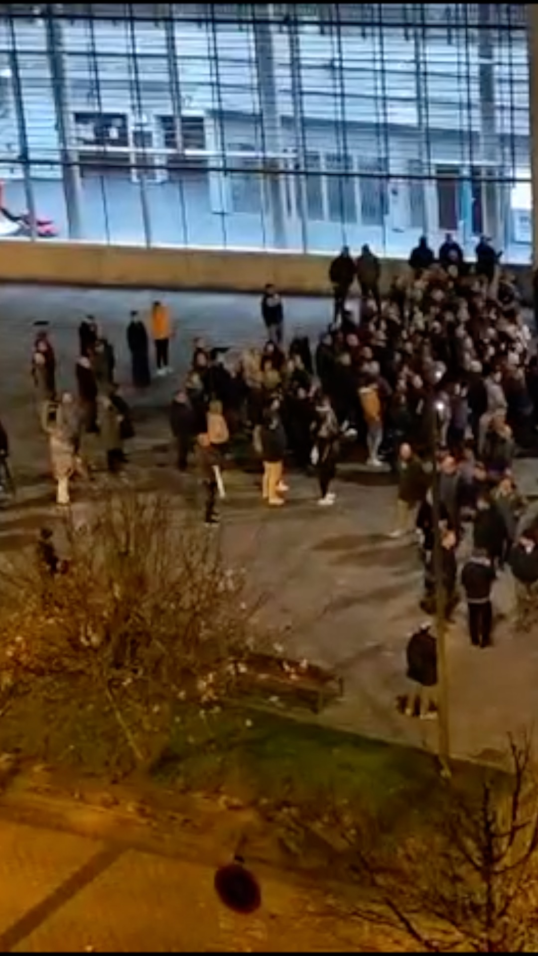 Eraso egitea leporatutako gizonaren aldeko elkarretaratzea