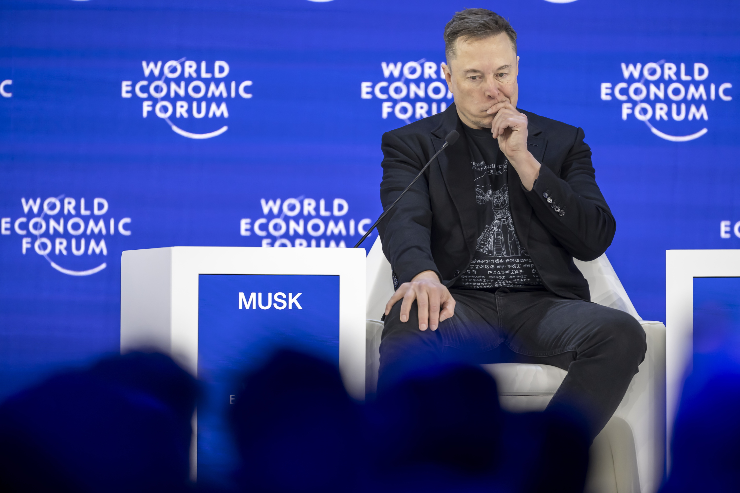 Elon Musk pentsakor, Davoseko foroan. GIAN EHRENZELLER / EFE