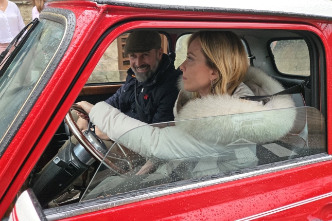 (ID_15648770) (/EFE) MADRID, 04/01/2026.- El presidente de Vox Santiago Abascal ha publicado en su cuenta de X una fotografía con ...