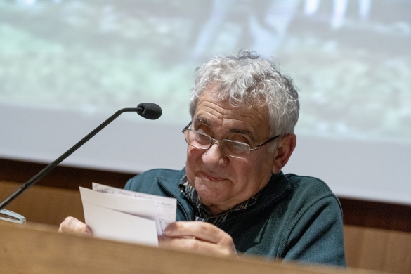 Bernado Atxaga, atzo, bere anotazioei so. I. URIZ / FOKU