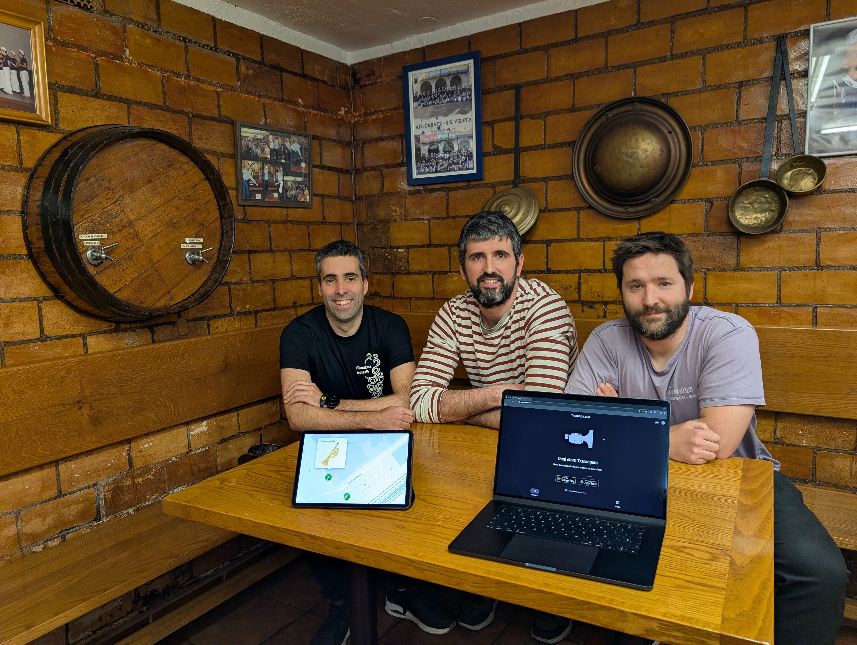 Ezkerretik eskuinera: Ioritz Alberdi, Julen Aranzabal eta Aitzol Garmendia, . JULEN ARANZABALEK UTZITAKOA