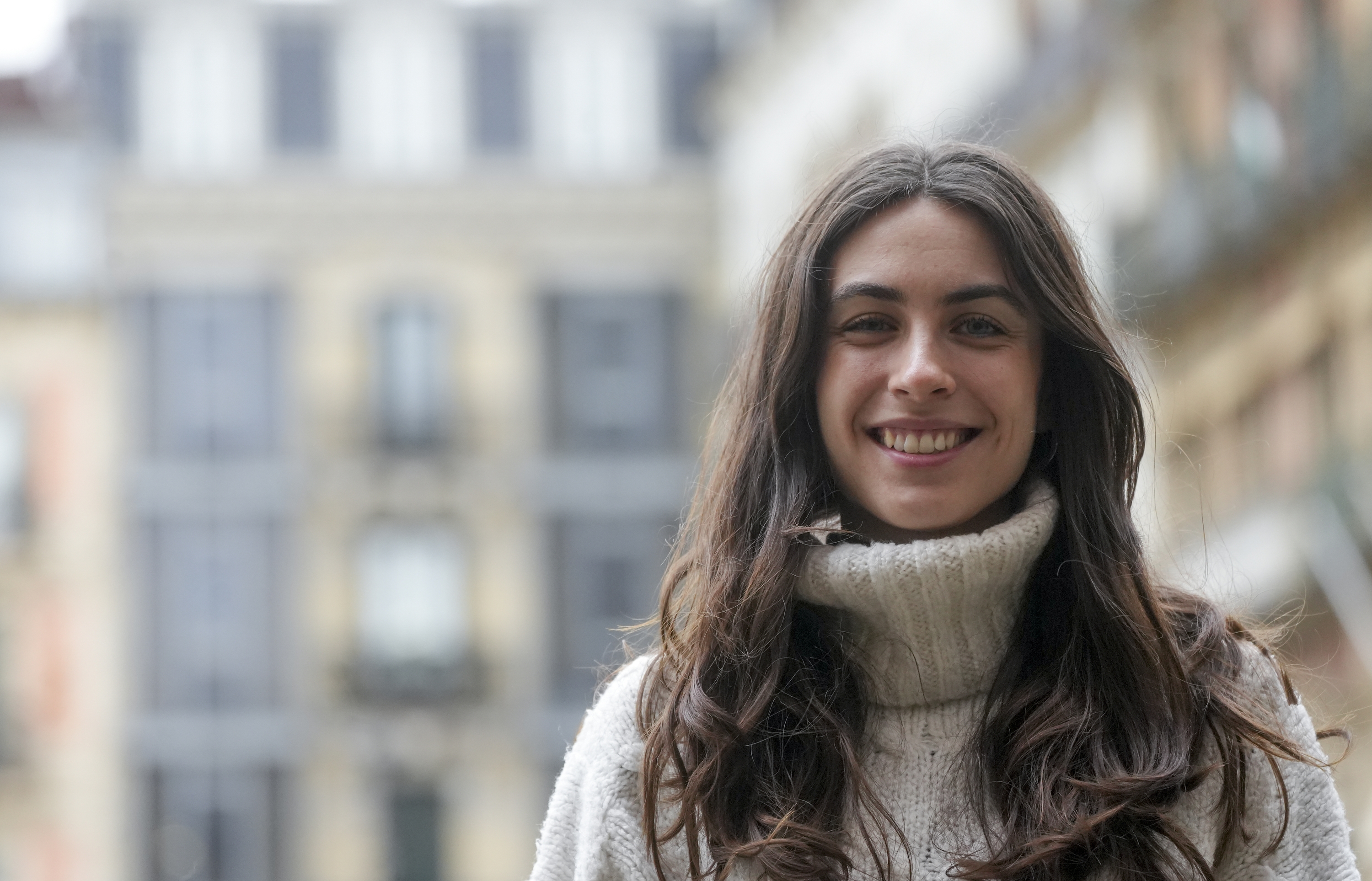 Nahia Bergasa aktorea, Iruñeko Gazteluko plazan, otsailaren 5ean. JAGOBA MANTEROLA / FOKU 