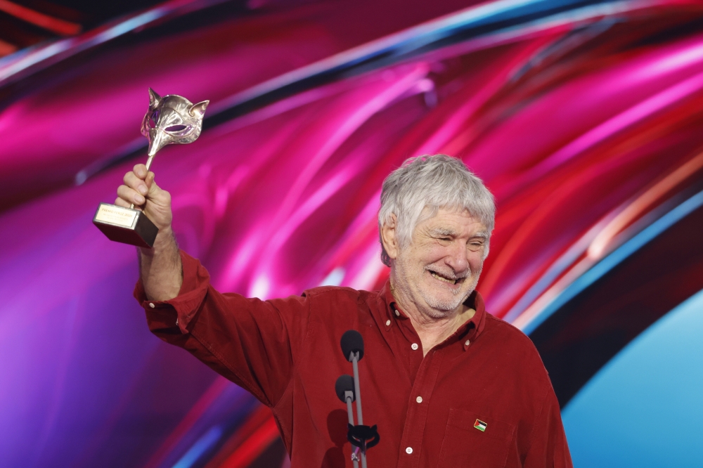 Kandido Uranga Feroz saria jasotzen. Kandido Uranga Feroz saria jasotzen.