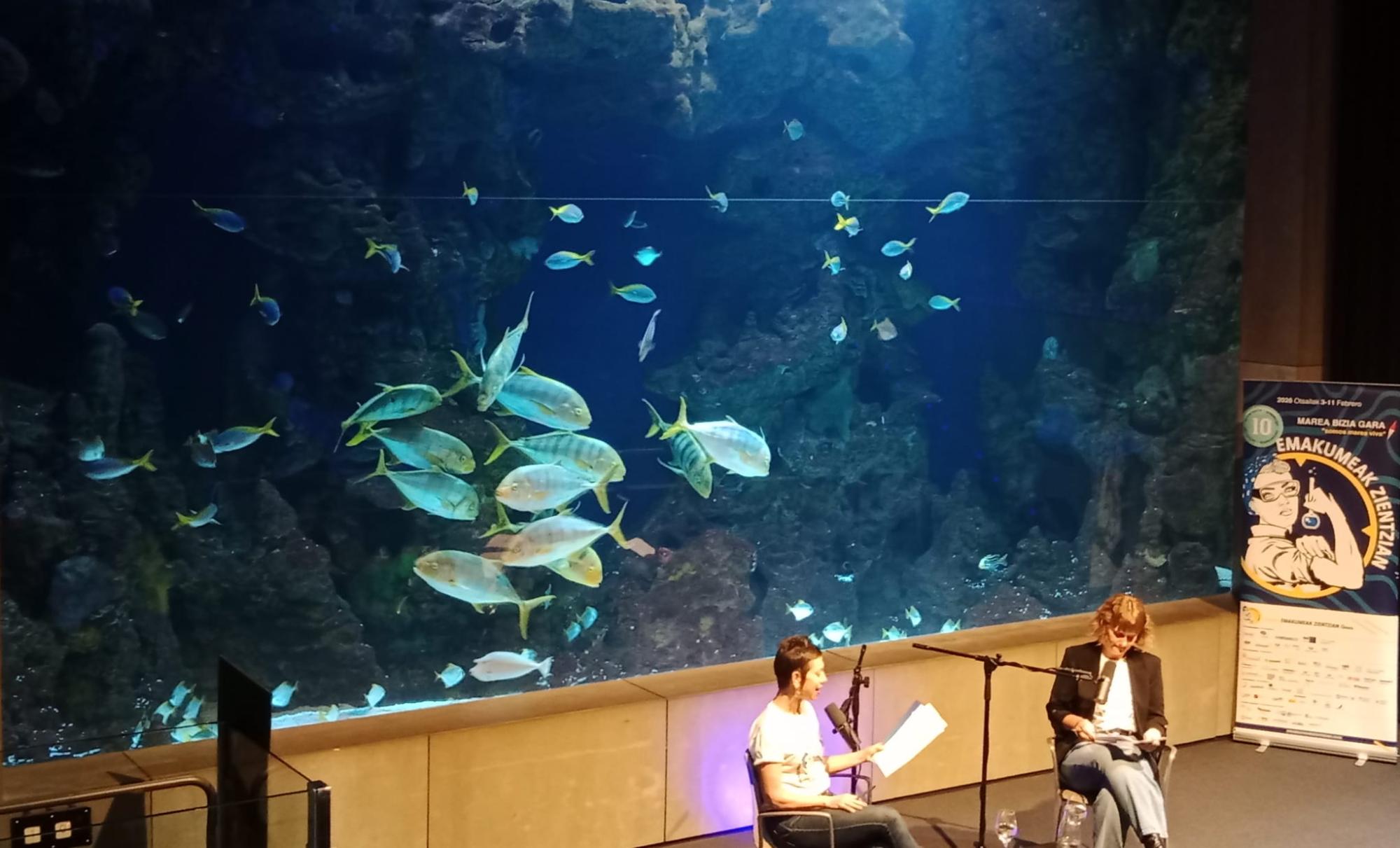 'Uhin ultramoreak' podcastaren grabaketa, Donostian, asteazkenean. EITB