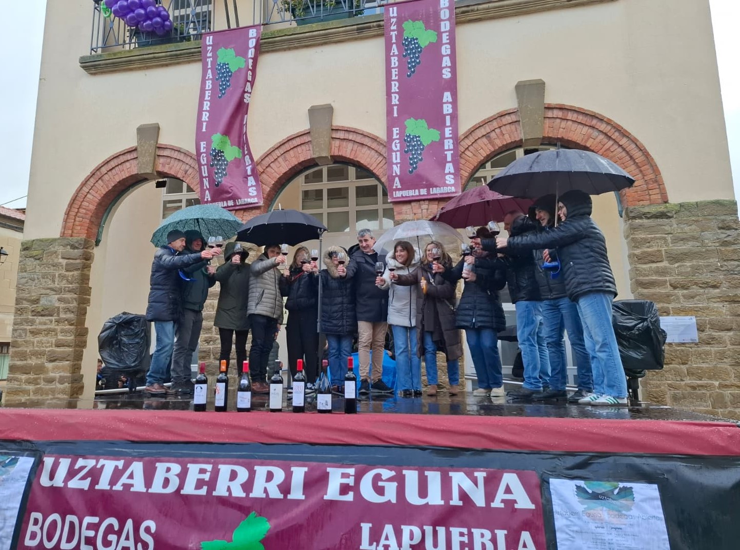 Eusko Jaurlaritzako eta sektoreko arduradunak, Lapuebla de Labarcan, gaur. IREKIA