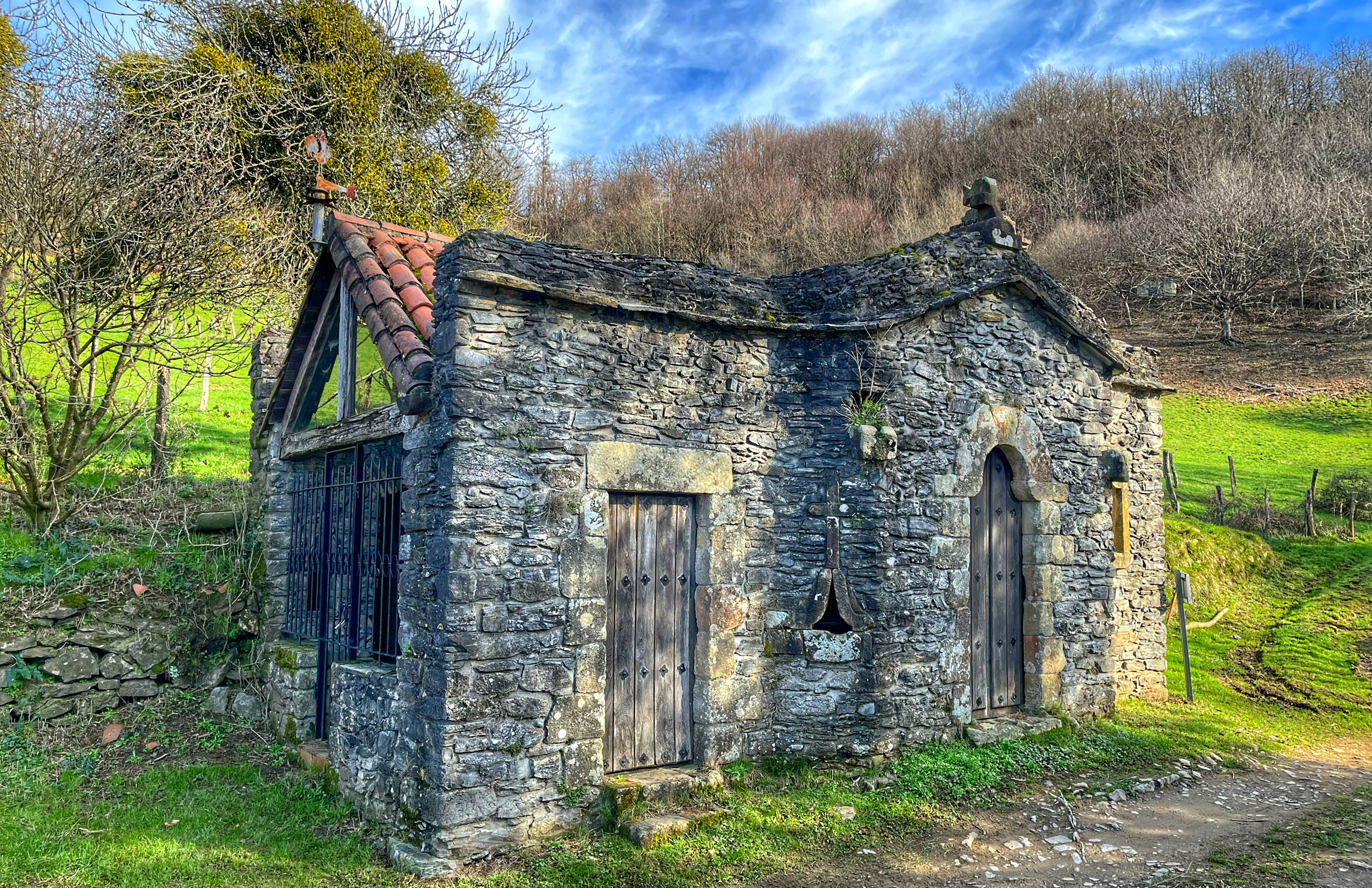 Ozentzio ermita, Errenteria eta Goizueta arteko bide zaharrean