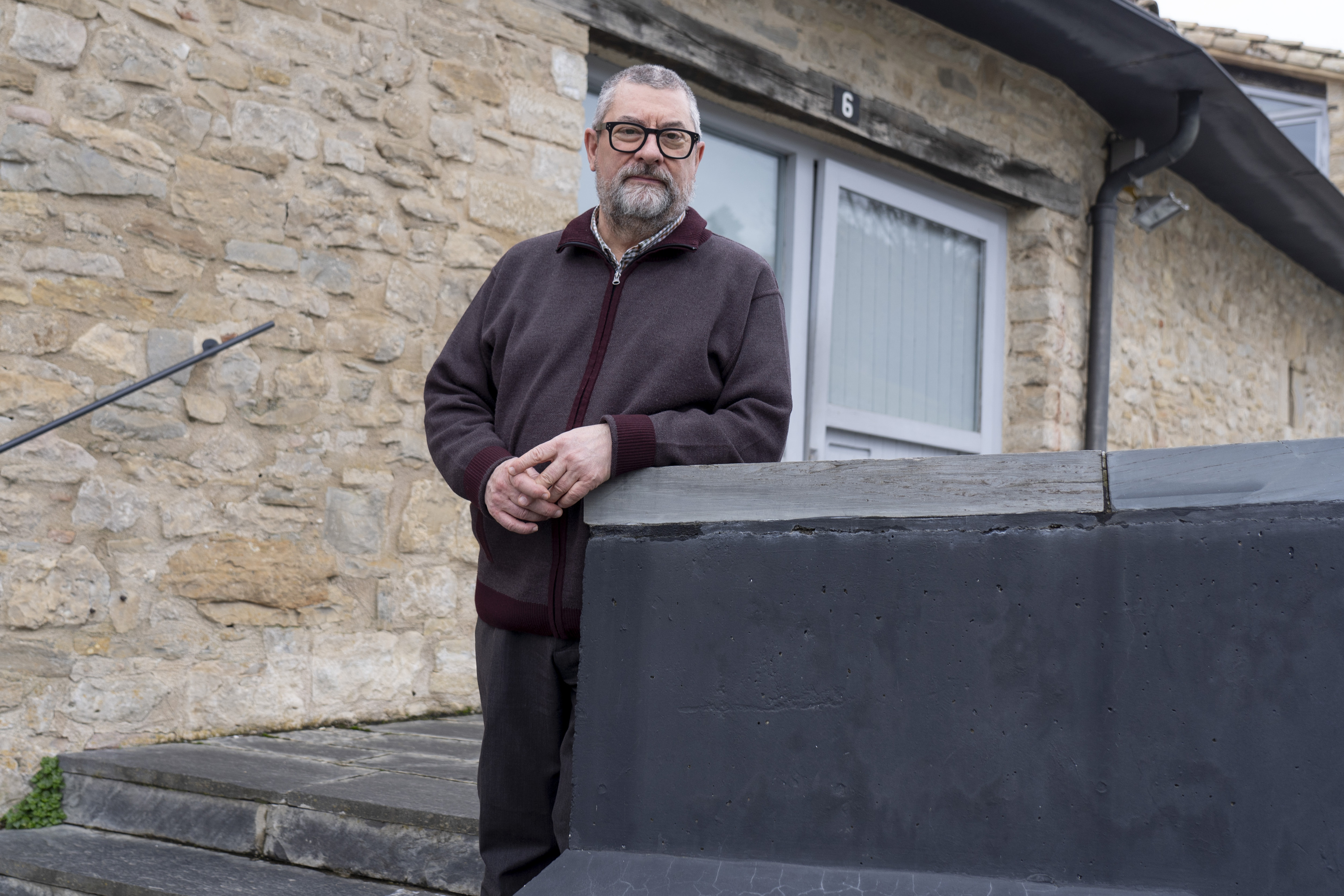 Gregorio Diaz Ereño, Jorge Oteiza Fundazio Museoko zuzendaria, Altzuzan, eraikinaren kanpoko aldean. IÑIGO URIZ / FOKU