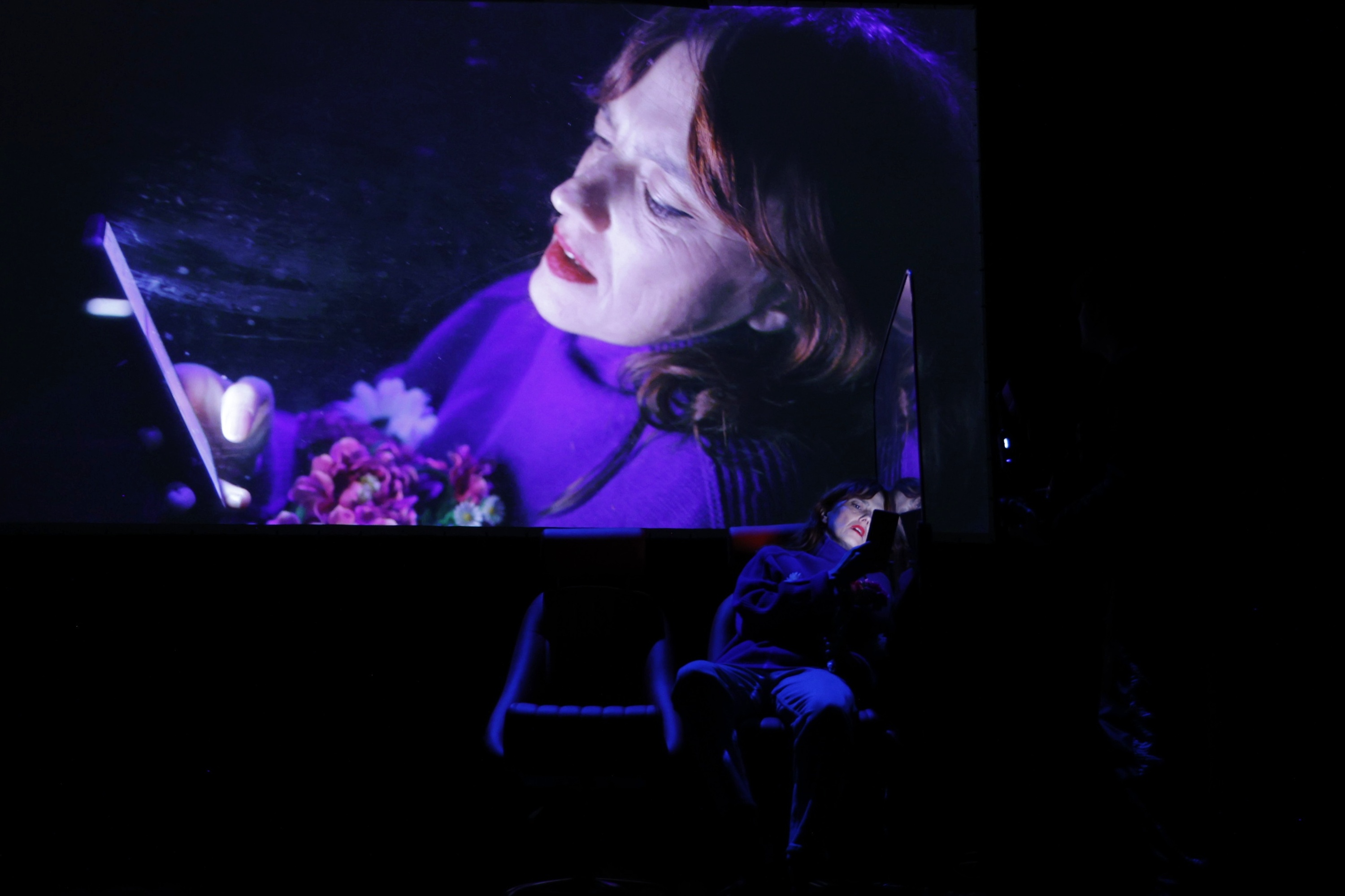 Dejabu konpainiaren 'Itzulera' antzezlanaren entsegu bateko irudia, Errenterian. MAIALEN ANDRES / FOKU