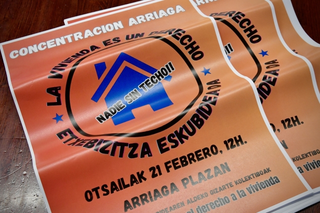 Etxebizitza eskubidearen aldeko eragileen agerraldia, gaur, Bilbon. MIKEL MARTINEZ DE TRESPUENTES / FOKU