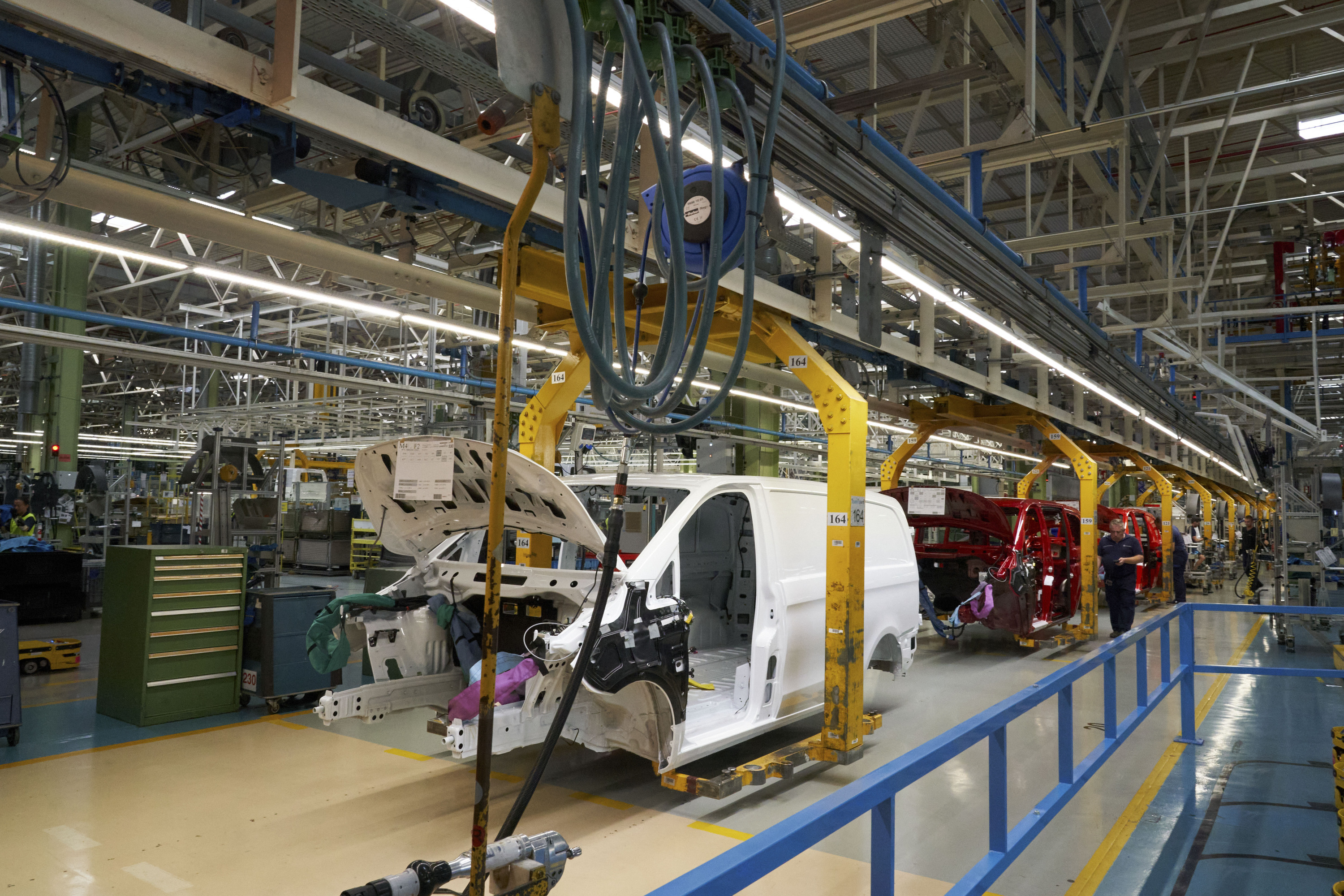 Mercedesen muntatze katea, Gasteizen. L.RICO / EFE