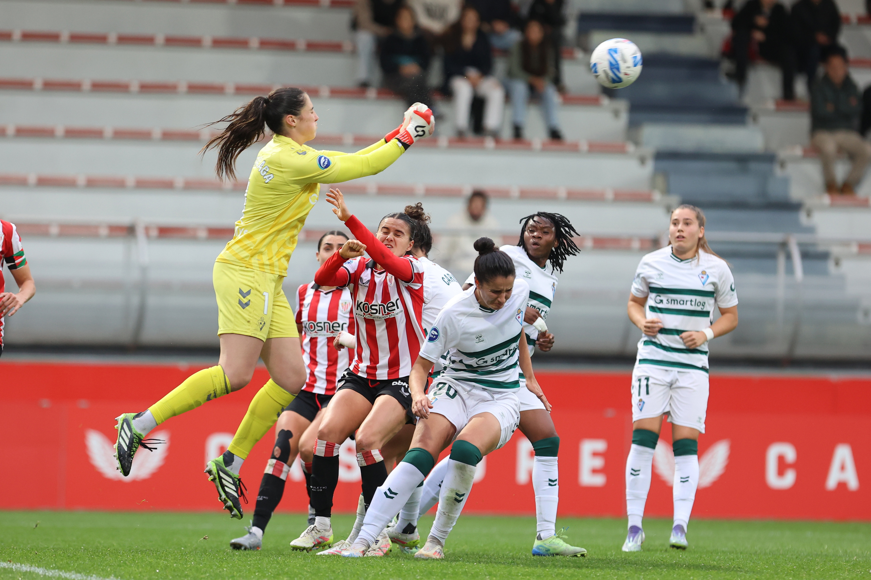 Athleticek eta Eibarrek lehen itzulian Lezaman jokatutako derbia. OSKAR MATXIN EDESA / FOKU