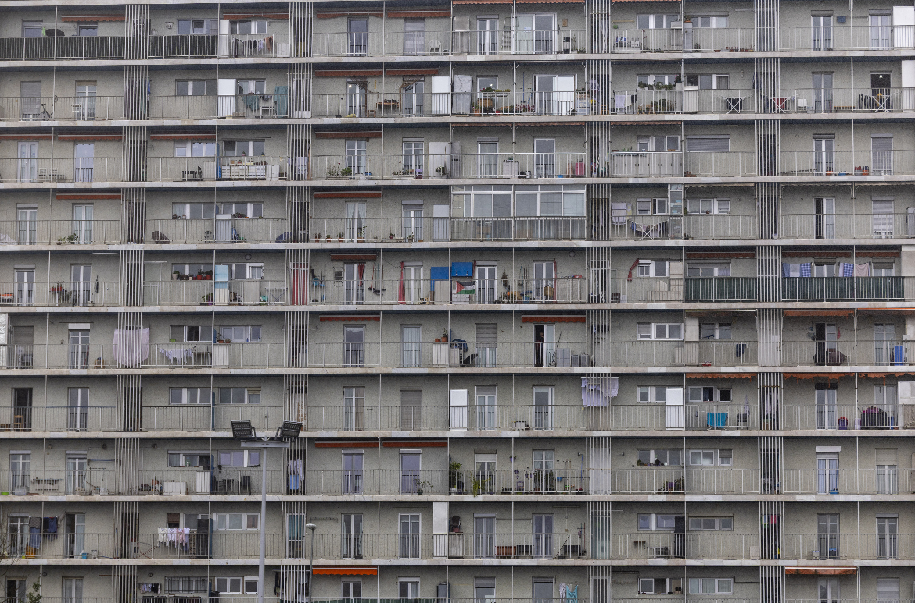 Etxebizitzak Donostiako Gaiztarro auzoan, artxiboko irudi batean. JAVIER ETXEZARRETA / EFE