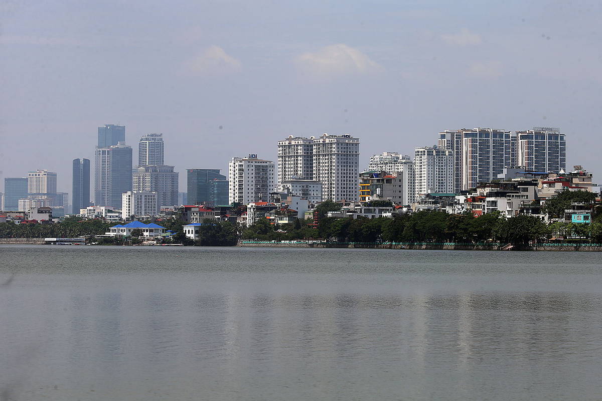 Vietnamgo ekonomiak hazkunde nabarmena izan du iaz. Irudian, Hanoiko zerumuga. LUONG THAI LINH / EFE