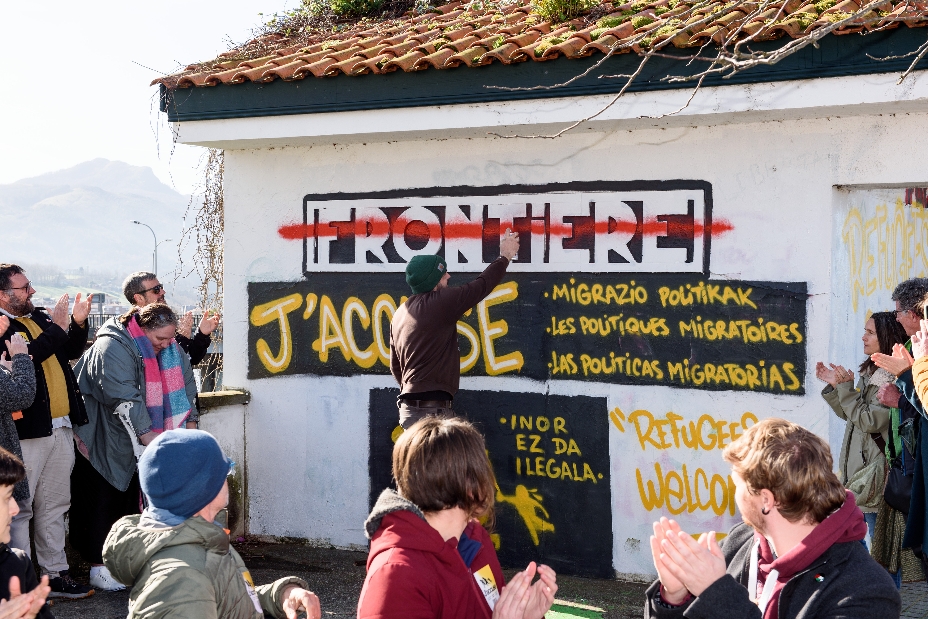 Horma irudia egin dute aduana zaharrean, Hendaia eta Irun artean. GUILLAUME FAUVEAU