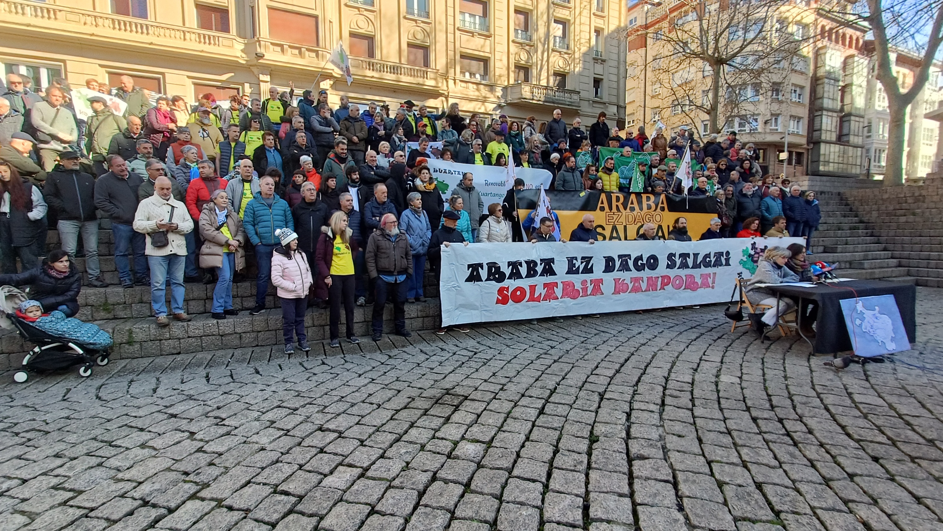 Solariaren egitasmoa salatzeko protesta gaur, Gasteizen. BERRIA