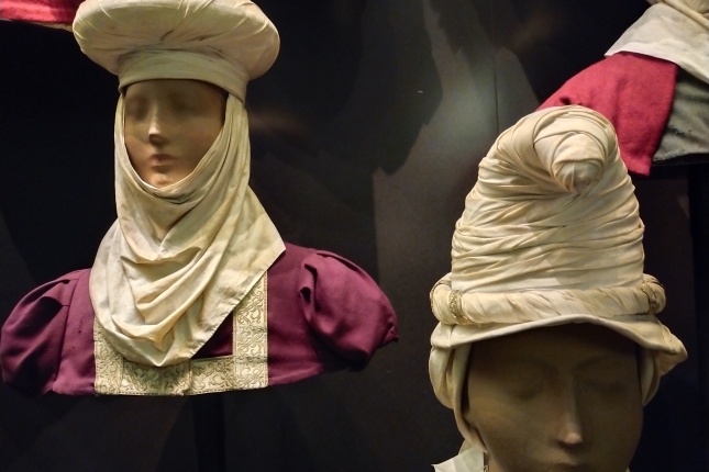 Burukoak Balentziaga 451