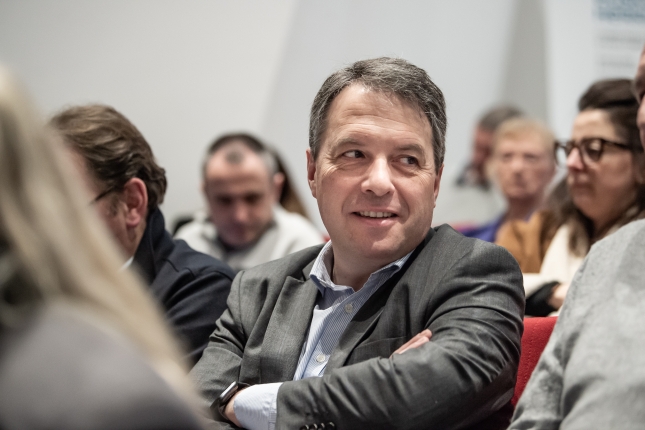 Etxeleku Euskal Elkargoko batzar batean. PATXI BELTZAIZ