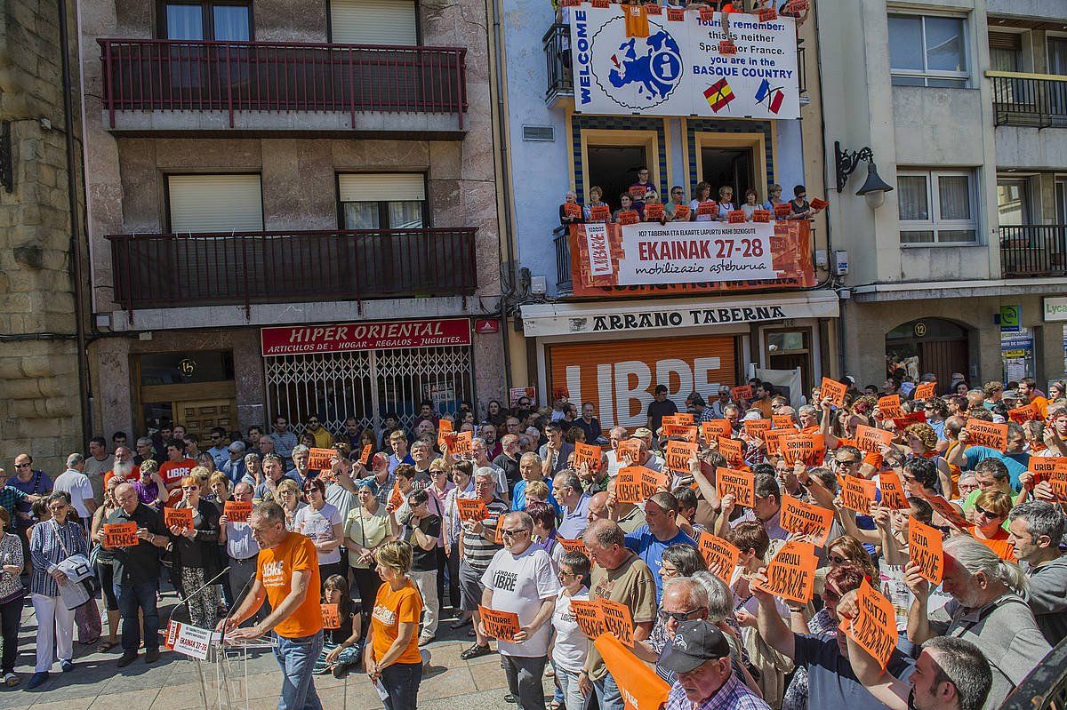 'Herriko tabernen' auzian Gorenak emandako epaia salatzeko Zarautzen egindako mobilizazio bat, 2015ean. GORKA RUBIO, FOKU