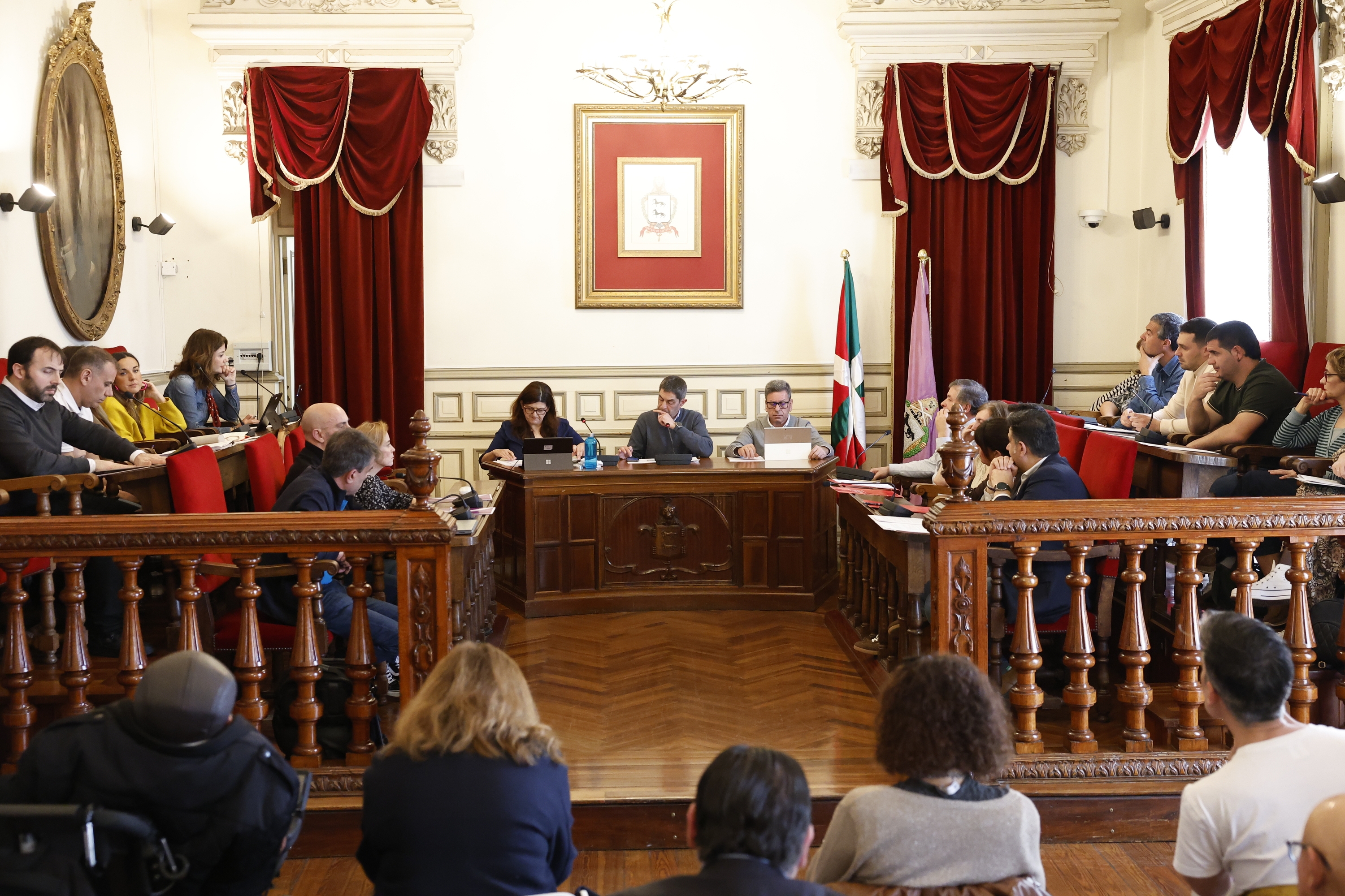 Santurtziko Udaleko osoko bilkura, otsailean. LUIS TEJIDO / EFE