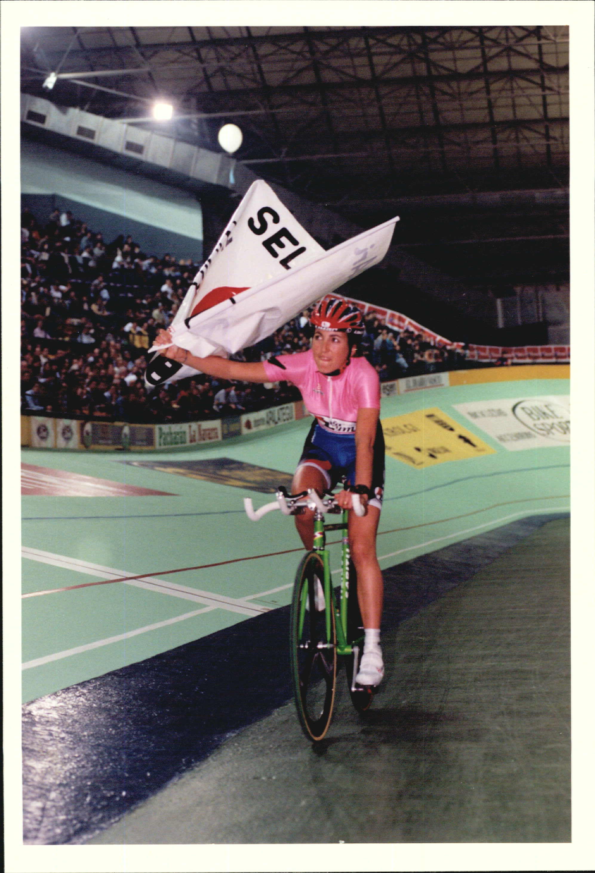 Joane Somarriba txirrindularia, Italiako Giroa irabazi berritan. ALBERTO ELOSEGI / ARGIA