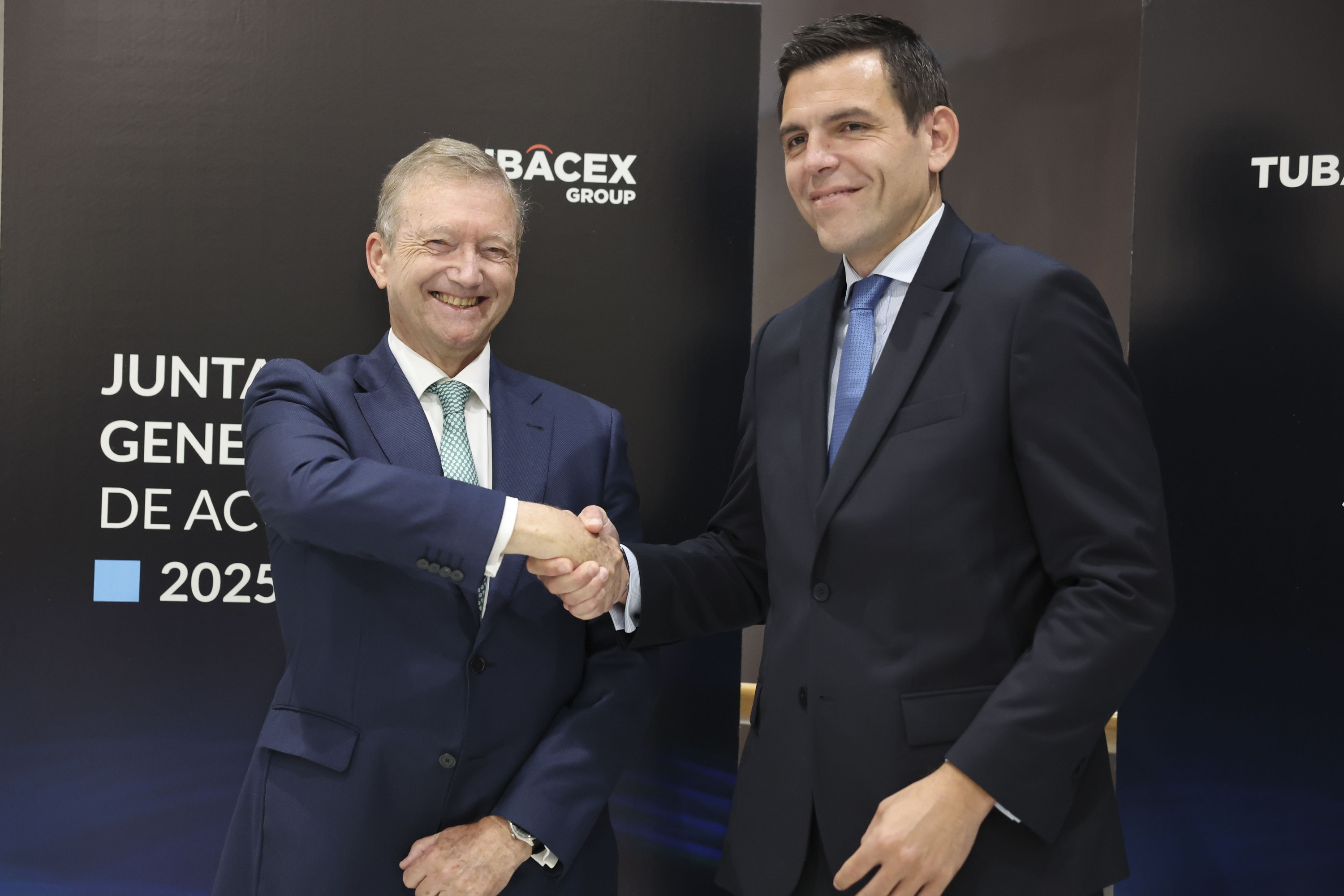 Manuel Moreu Tubacexeko presidentea eta Josu Imaz kontseilari ordezkaria, artxiboko irudian. LUIS TEJIDO / EFE